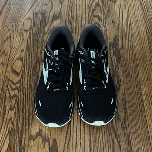 Brooks Ghost 14 waterproof running sneakers Size Women’s 11.